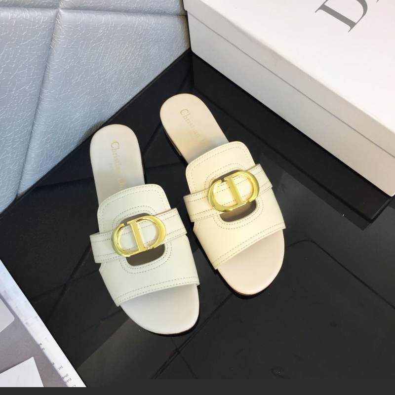 ch**an D*or slippers